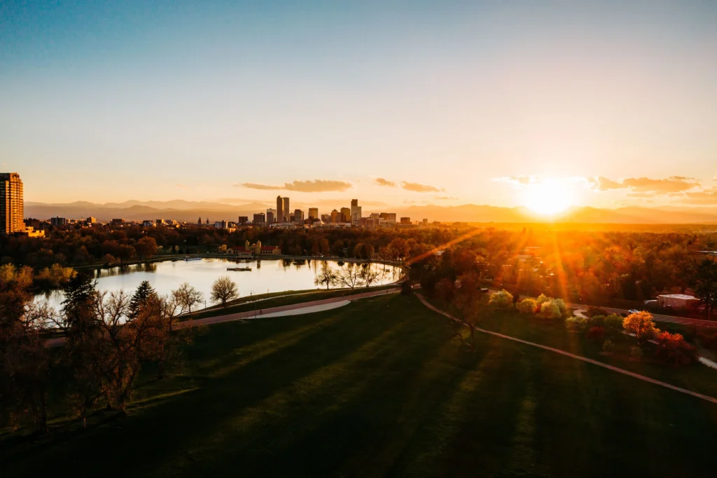 denver colorado skyline at sunset